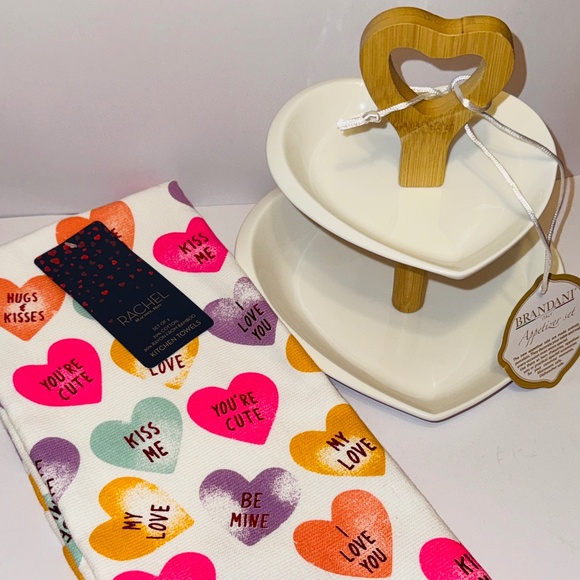 Cute Heart tiered tray and 2 pack Candy Hearts Towel Set - Picture 2 of 4